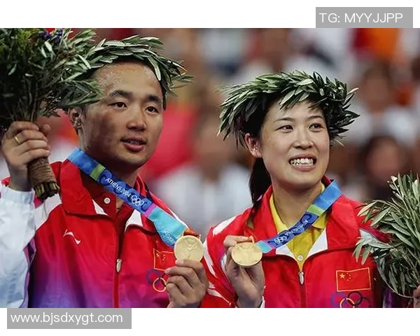 武汉羽毛球队逆袭之路:从默默无闻到杯赛冠军的辉煌历程 武汉羽毛球队逆袭之路:从默默无闻到杯赛冠军的辉煌历程